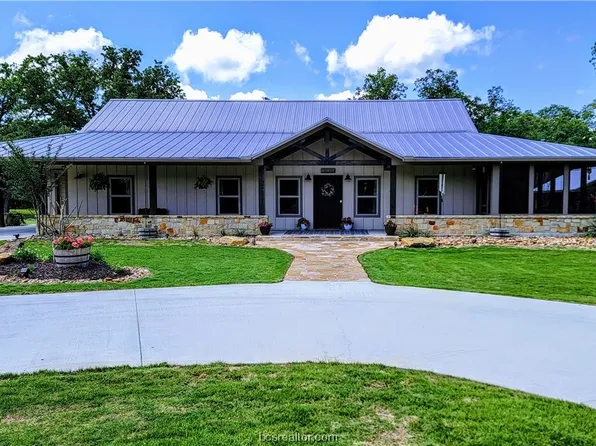 2852 Pin Oak Rd, Franklin, TX 77856