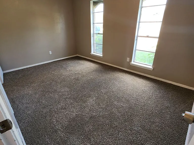 621 Lloyd Ave — Photo 7