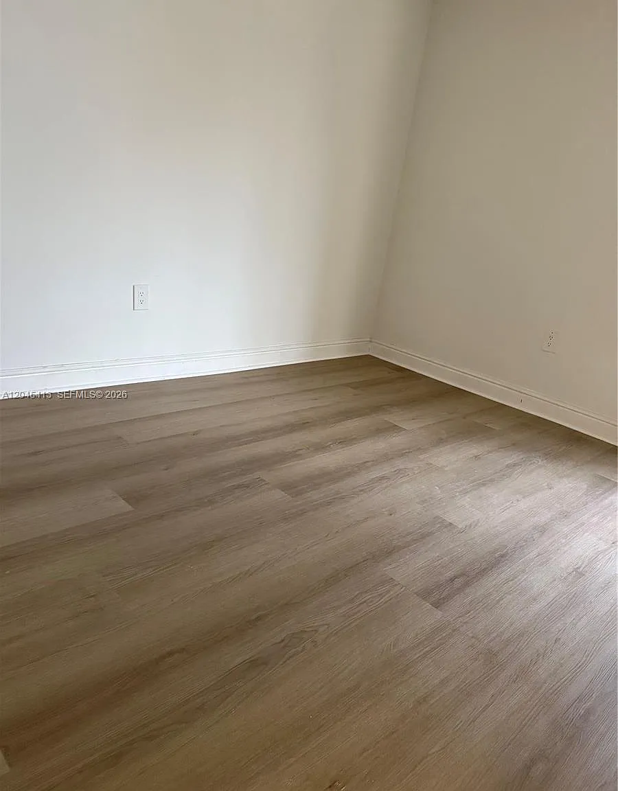 8255 SW 152nd Ave — Photo 4