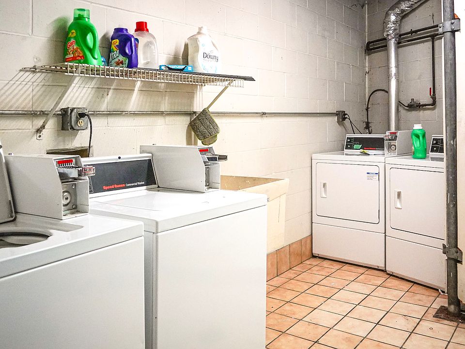 2nd image of 1053 Cromwell Ave APT 301