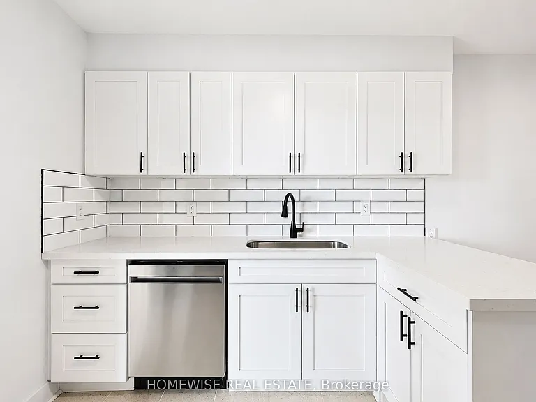 2500 Bathurst St #307 — Photo 3
