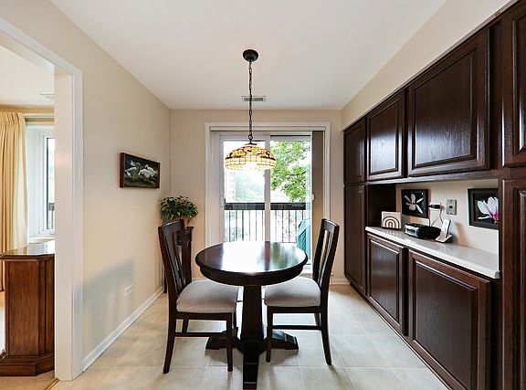 3rd image of 601 Lake Hinsdale Dr APT 211