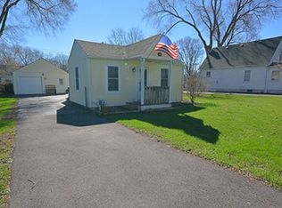 219 2nd St, Elgin, IL 60123