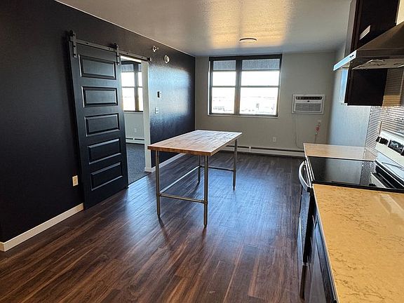 5th image of 208 E Greenfield Ln #C-207