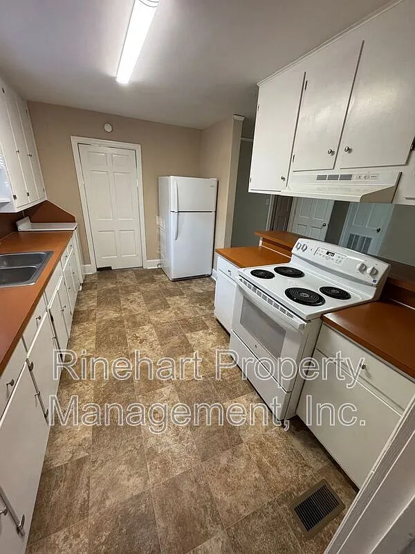 2 bed, 1.0 bath, 1404 sqft, $1,695 — Photo 4