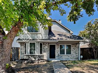 137 Callender Dr, Fort Worth, TX 76108