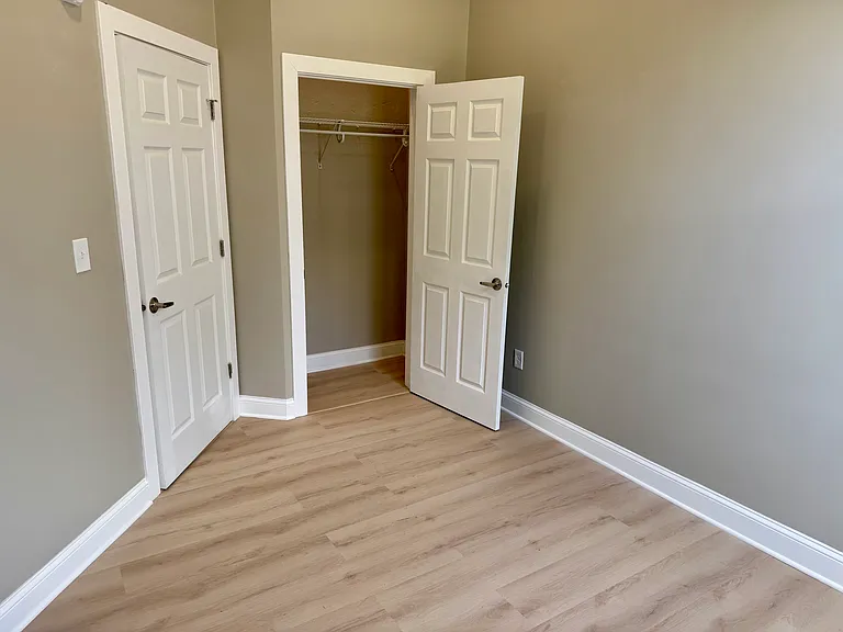 347-355 Main St #3 — Photo 9