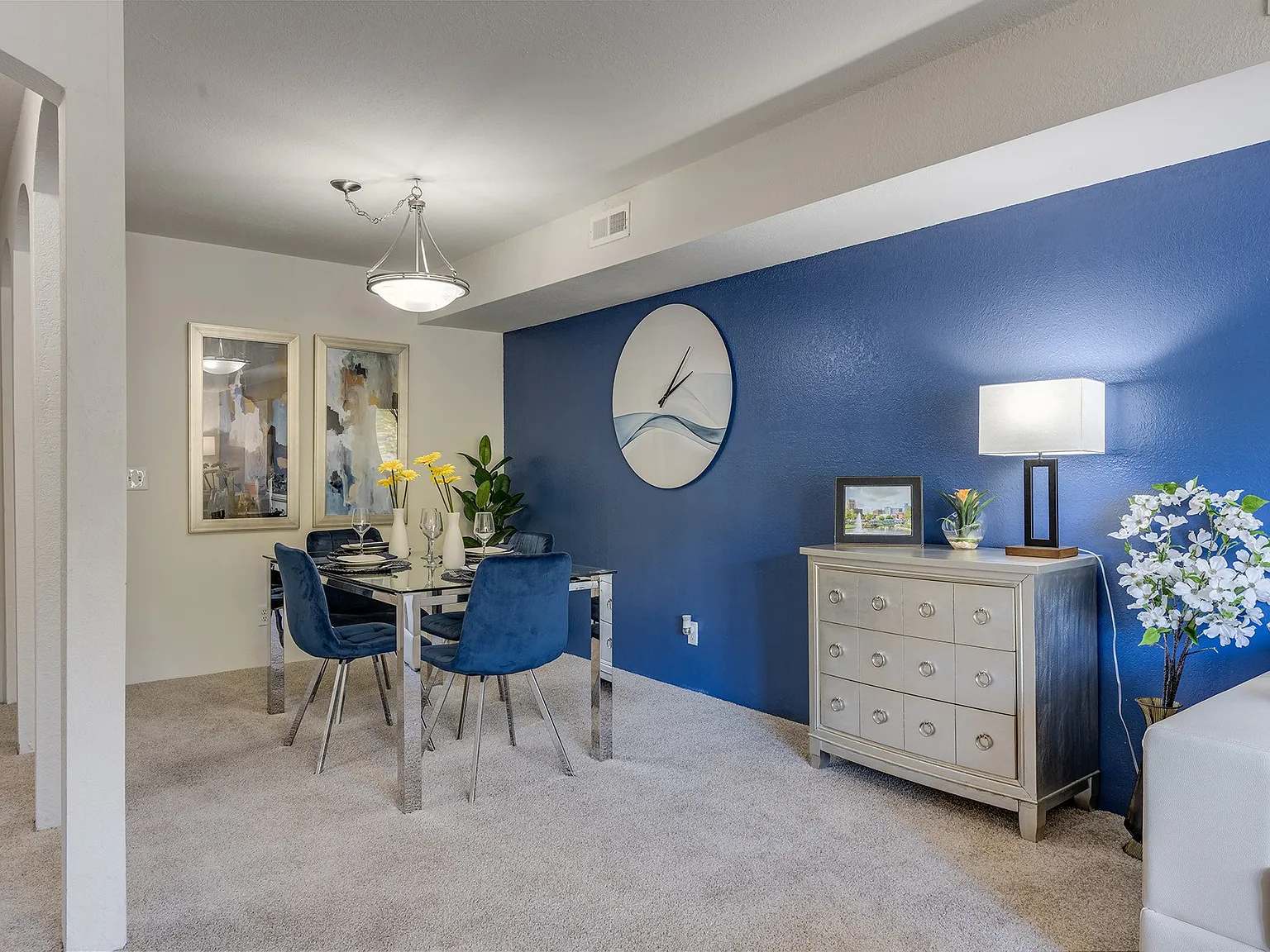 Willow Creek Apartments — Photo 3