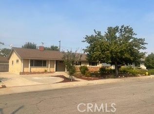 565 Cedar Crest Ave, Claremont, CA 91711