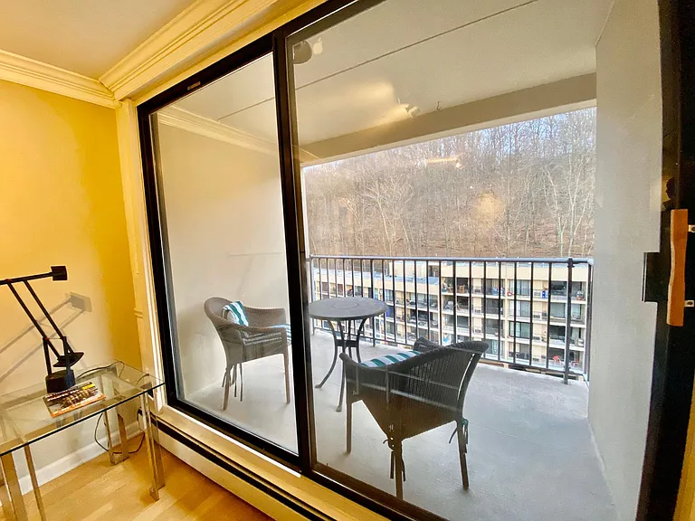 1155 Warburton Ave #12G — Photo 5