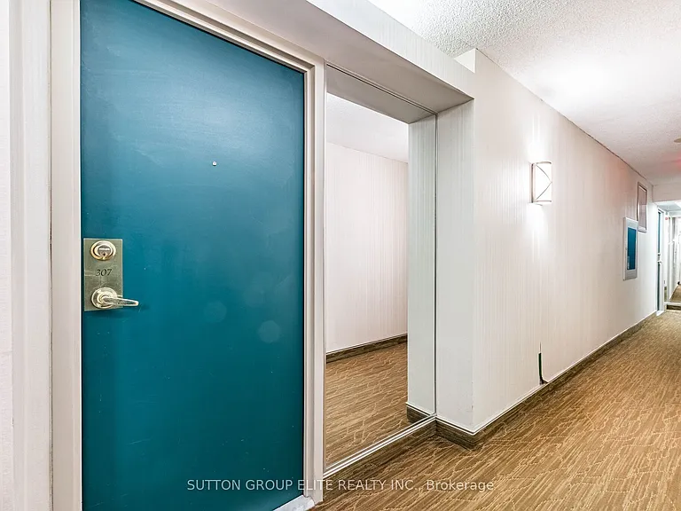 2091 Hurontario St #307 — Photo 5