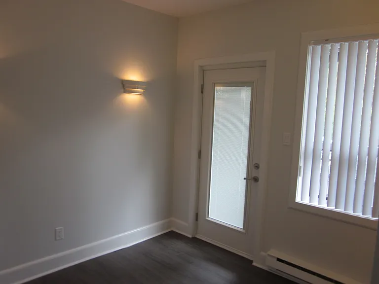 75 High Park Blvd #3 — Photo 6
