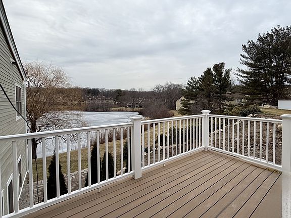 5th image of 905 Oakridge Dr #905