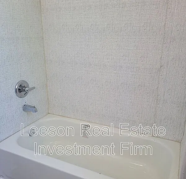 310 1/2 Kings Hwy — Photo 16