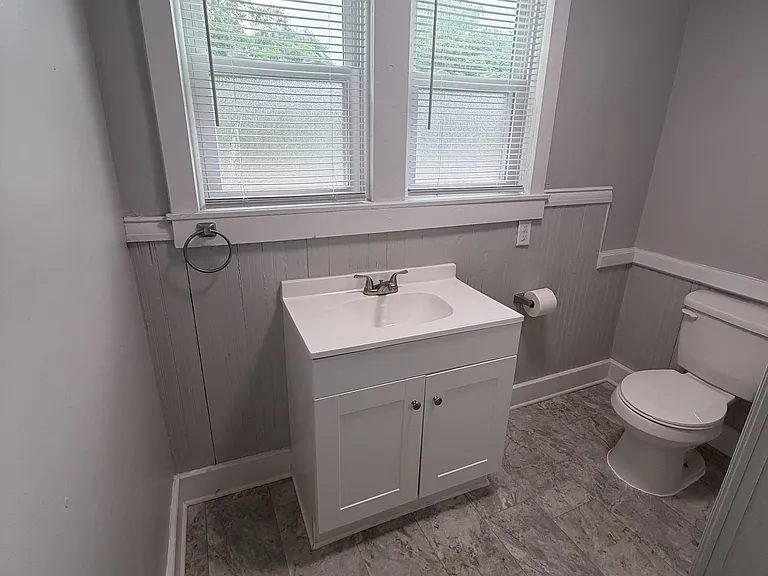 649 S Main St — Photo 11