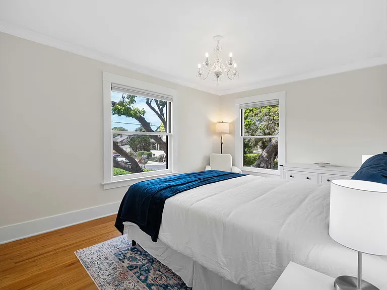 402 E Valerio St — Photo 32