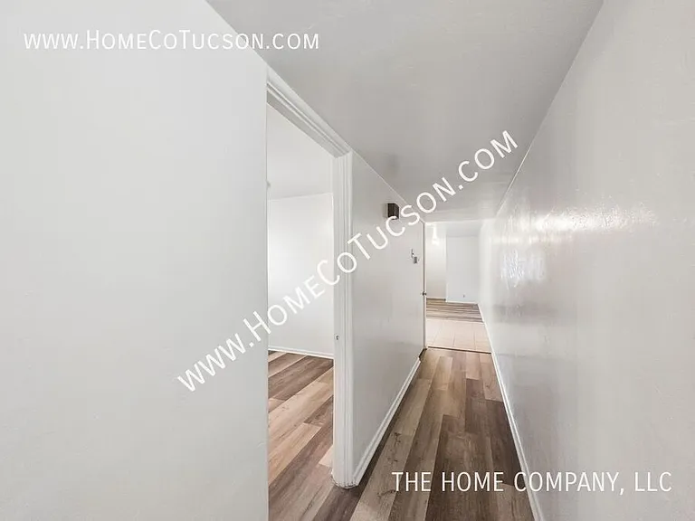 3236 E Hawthorne St — Photo 14