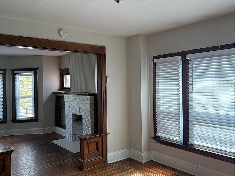 238 Oxford Ave #UPPER — Photo 7