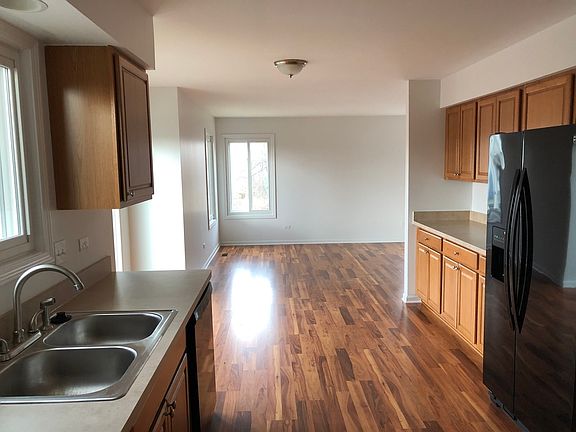4th image of 2919 Sun Valley Ct