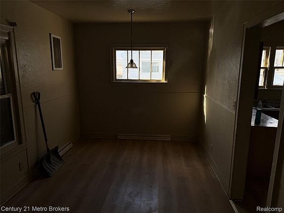 2nd image of 2918 Mackin Rd