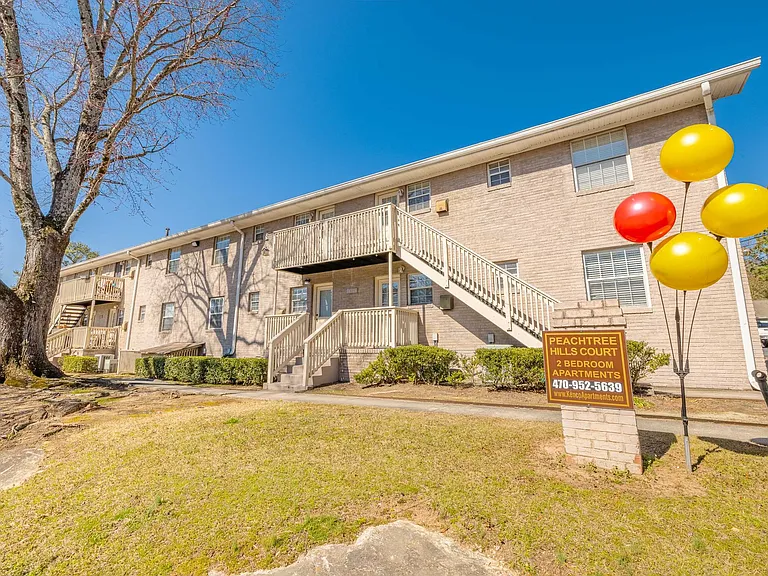 Peachtree Hills Court | Where Atlanta's Energy Meets Timeless Charm — Photo 24