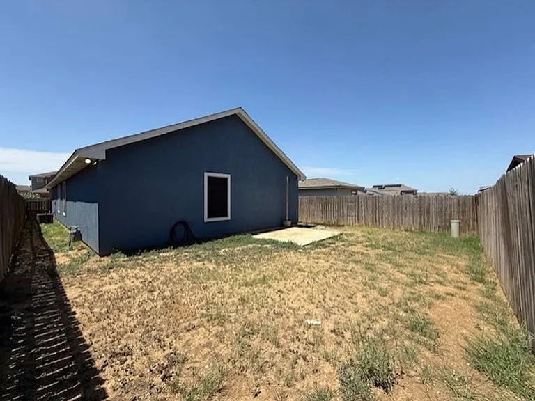 3704 Octavia Dr — Photo 11