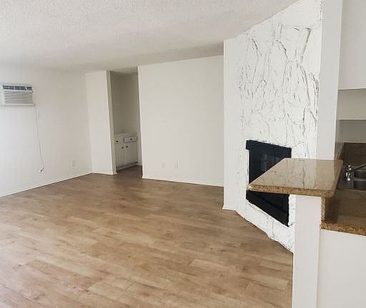 5th image of 9725 Regent St APT 10