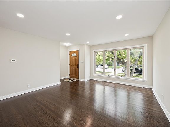 3rd image of 8759 Mobile Ave