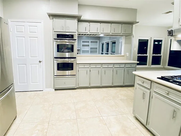 39 Silent Brook Pl — Photo 21