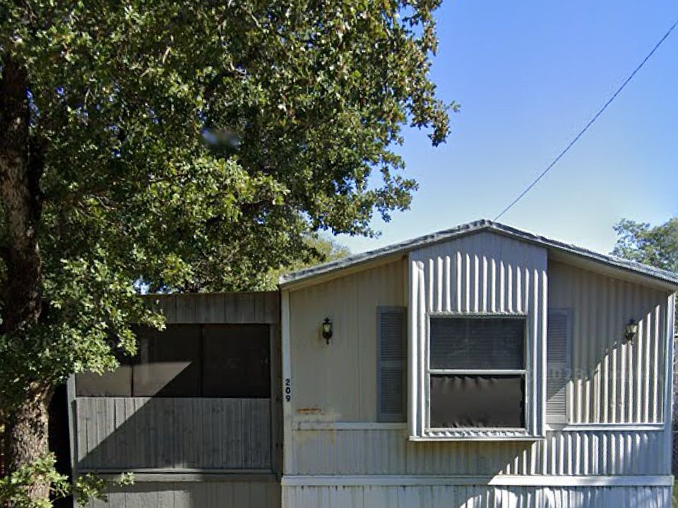 1st image of 209 Hereford St