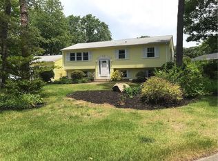 58 Bramble Ln, West Warwick, RI 02893