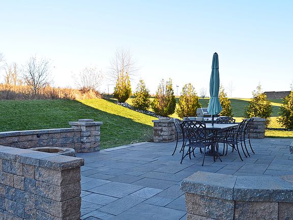 4th image of 4132 Crescent Dr