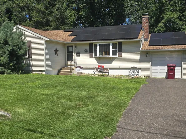 45 Hilltop Road, Naugatuck, CT 06770