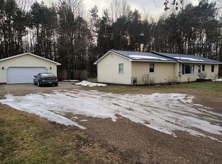 8365 S Greenwood Ln, Newaygo, MI 49337