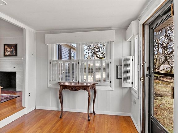 4th image of 156-156 North St #R