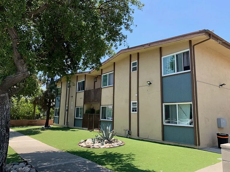 525 N San Gabriel Ave. — Photo 12