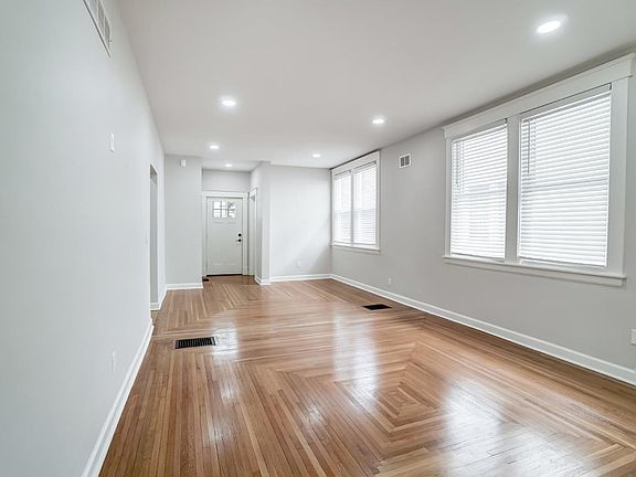 5th image of 4220 31st Ave