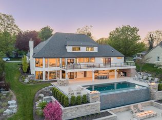 15945 Orchard Point Dr, Spring Lake, MI 49456