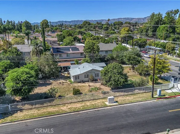 19504 Saticoy St, Reseda, CA 91335