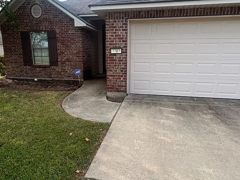 3703 Sabine Pass Dr — Photo 1