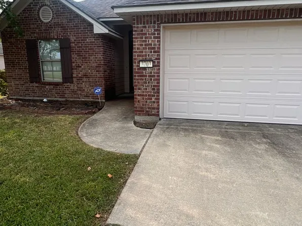 3703 Sabine Pass Dr, Bossier City, LA 71111