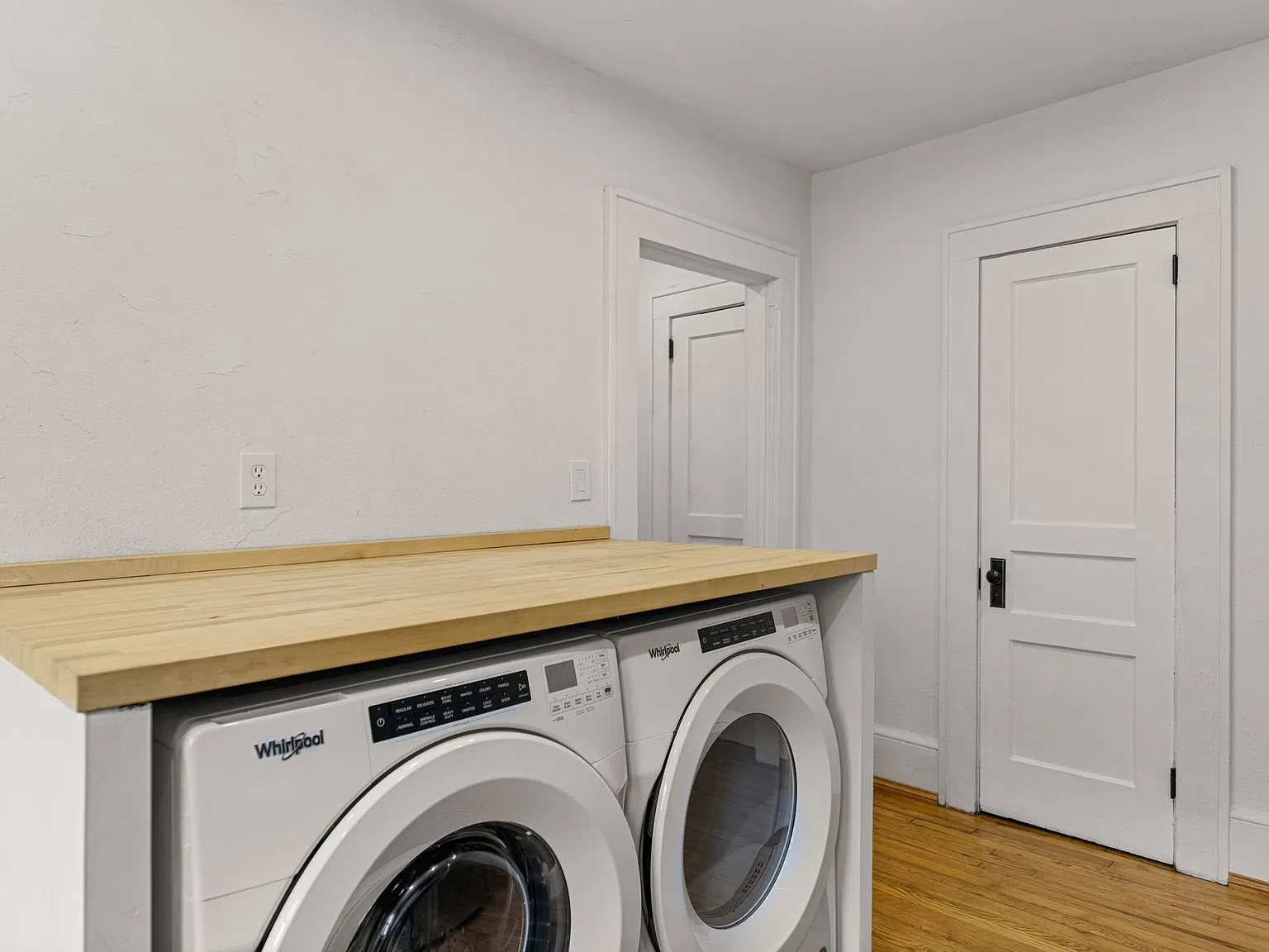 The Oaks Apartments — Photo 4