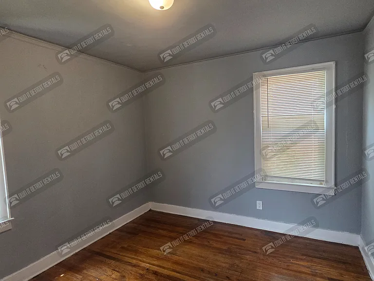 16247 Princeton St — Photo 11