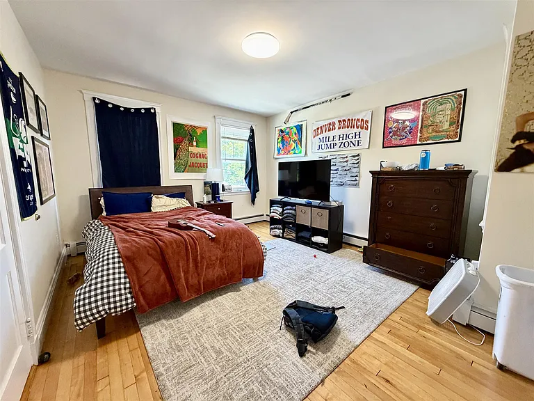 1102 Cambridge St — Photo 21