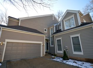 11403 Hollow Timber Ct, Reston, VA 20194