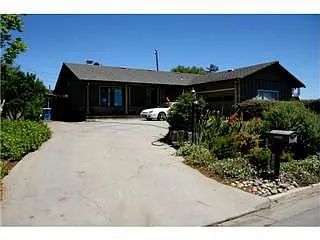 2011 Valley View Rd photo 1