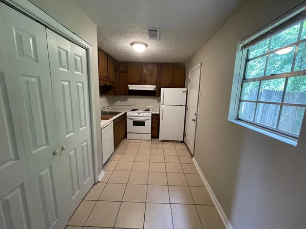68 N Main St #4A, Watkinsville, GA 30677