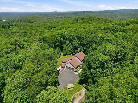 4th image of 2 Highview Cir