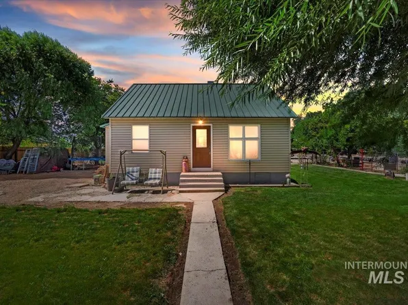 9 N 4th St W, Homedale, ID 83628