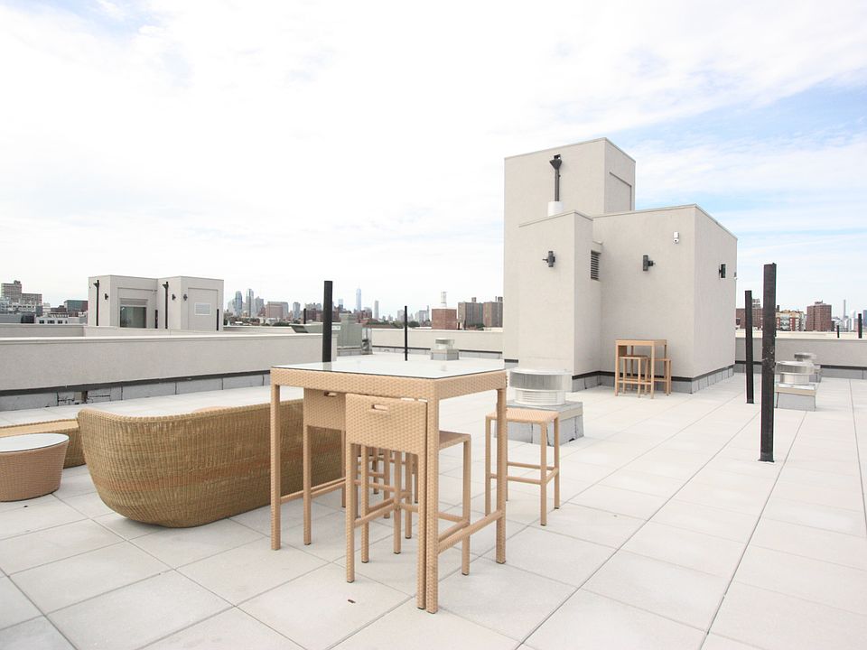 1st image of 482 Franklin Ave APT 3F